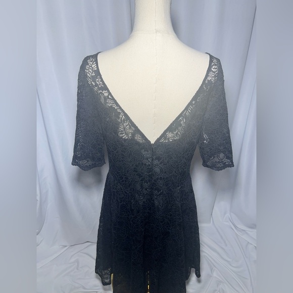 David’s Bridal Knee Length Lace 3/4 Sleeve Dress | 10 - Picture 7 of 9